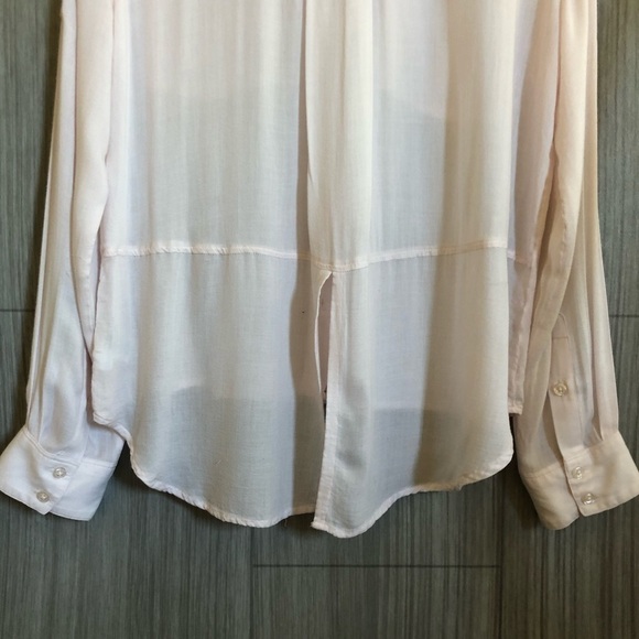 Blush pink button down shirt Size Large - Picture 6 of 8